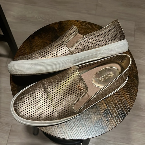 Metallic pink slip on sneakers - Picture 2 of 3